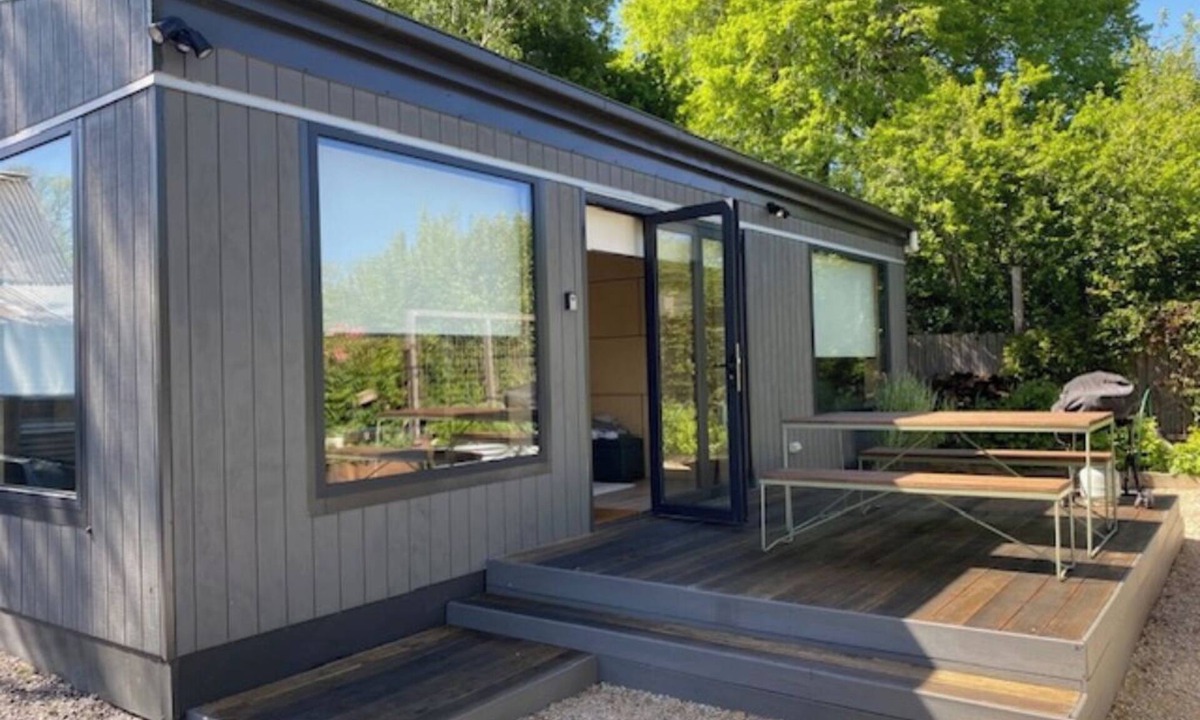 Trentham Apartment | Cosmo Studio - Cosy, modern and close to it all