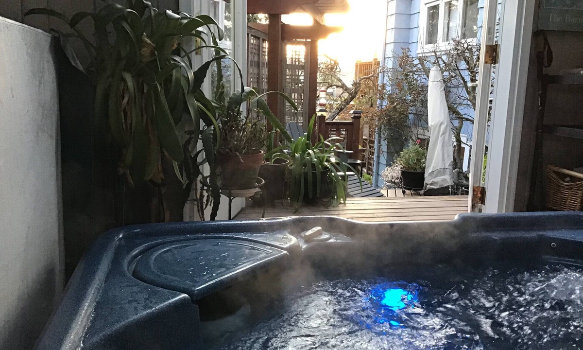 Mount Baker Apartment | Cosmopolitan Studio in Upscale Historic Neighborhood