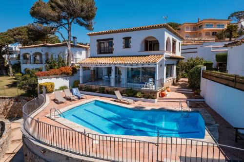 Sant Feliu de Guixols Villa | COSTA BRAVA SUITES VILLA Cala Jonca