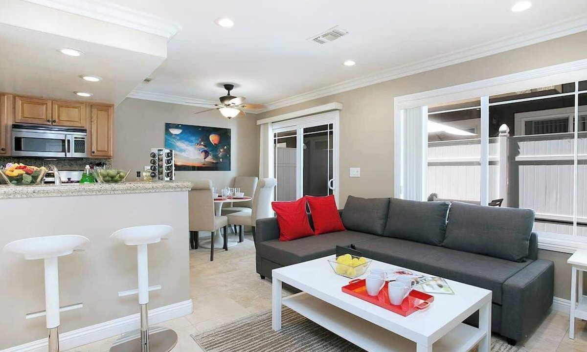 Westside Costa Mesa Condo | Costa Mesa/Newport-Patio-Free Parking-CM2
