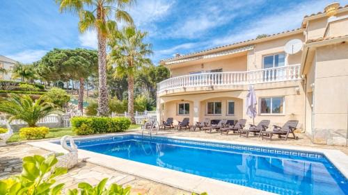 Lloret de Mar Villa | Costacabana - Villa Estrella
