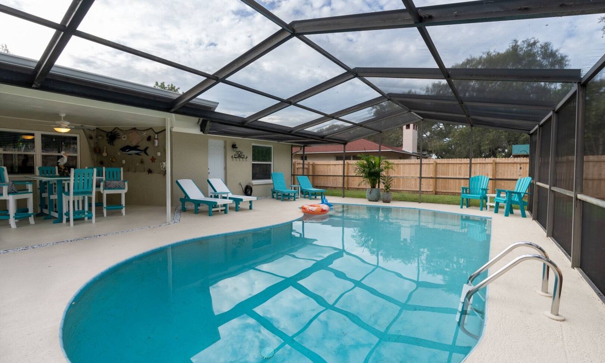Tarpon Springs House | Costal Luxury - Walk to Beach - Heated Pool