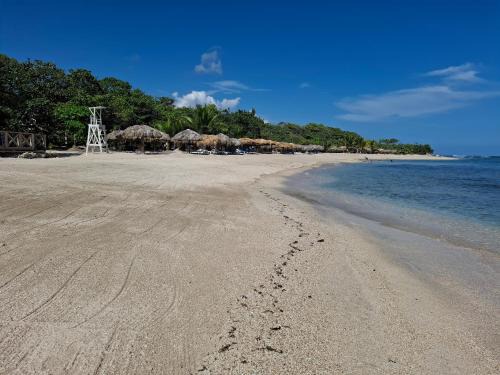 Costambar Apartment | Costambar Seaside Apartment with Pool