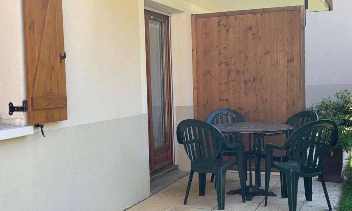 Giez Apartment | Cosy 1 BR apartment with swimming pools, tennis, sauna, 5 mn from Annecy's lake.