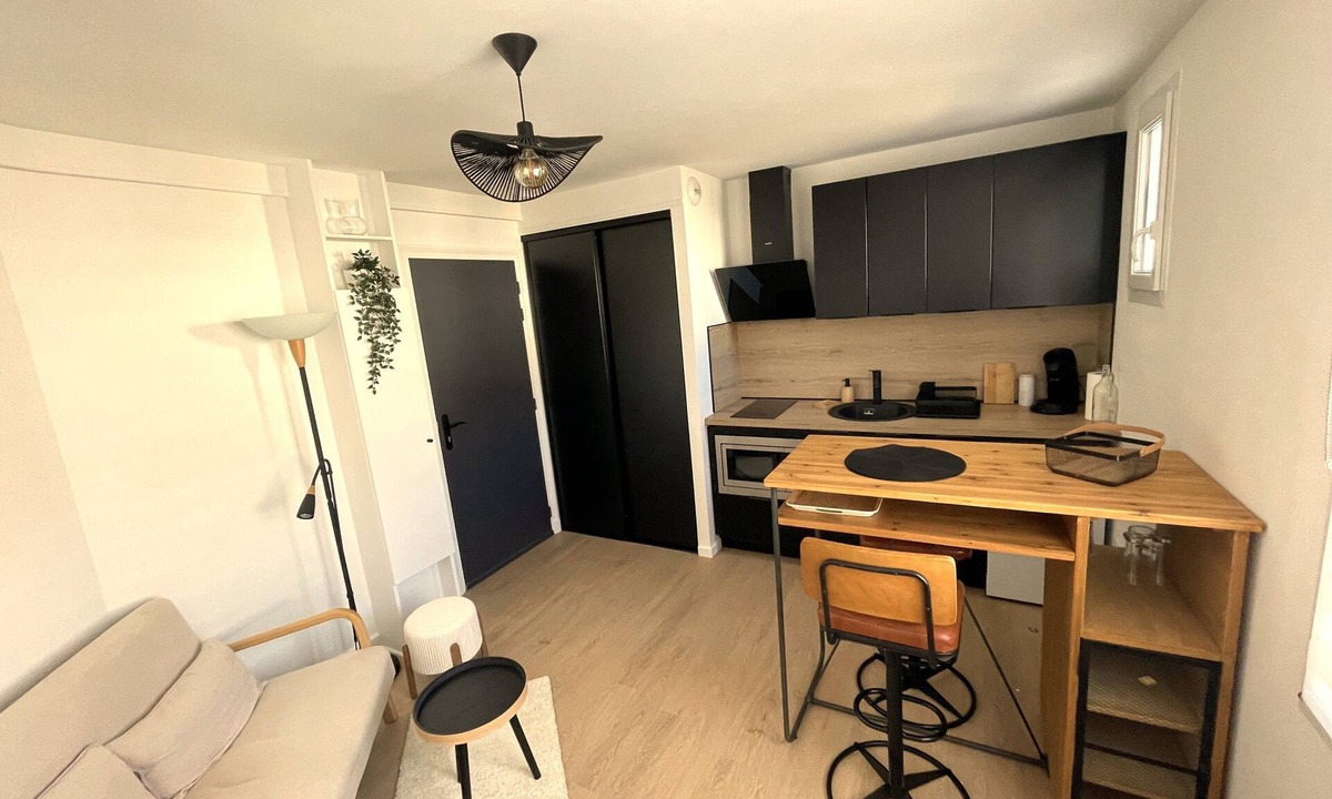 Bas de Venoix Apartment | Cosy 2-room apartment with private parking