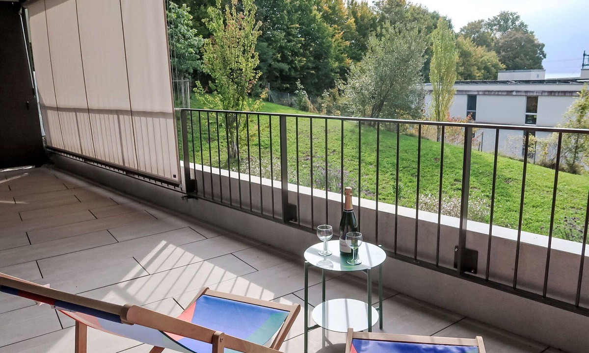 La Tour-de-Peilz Apartment | Cosy apartment for 2 guests with WIFI, balcony and panoramic view