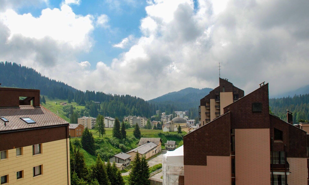 San Bernardino Apartment | Cosy apartment for 4 guests with WIFI, pool, TV, balcony, pets allowed and panoramic view