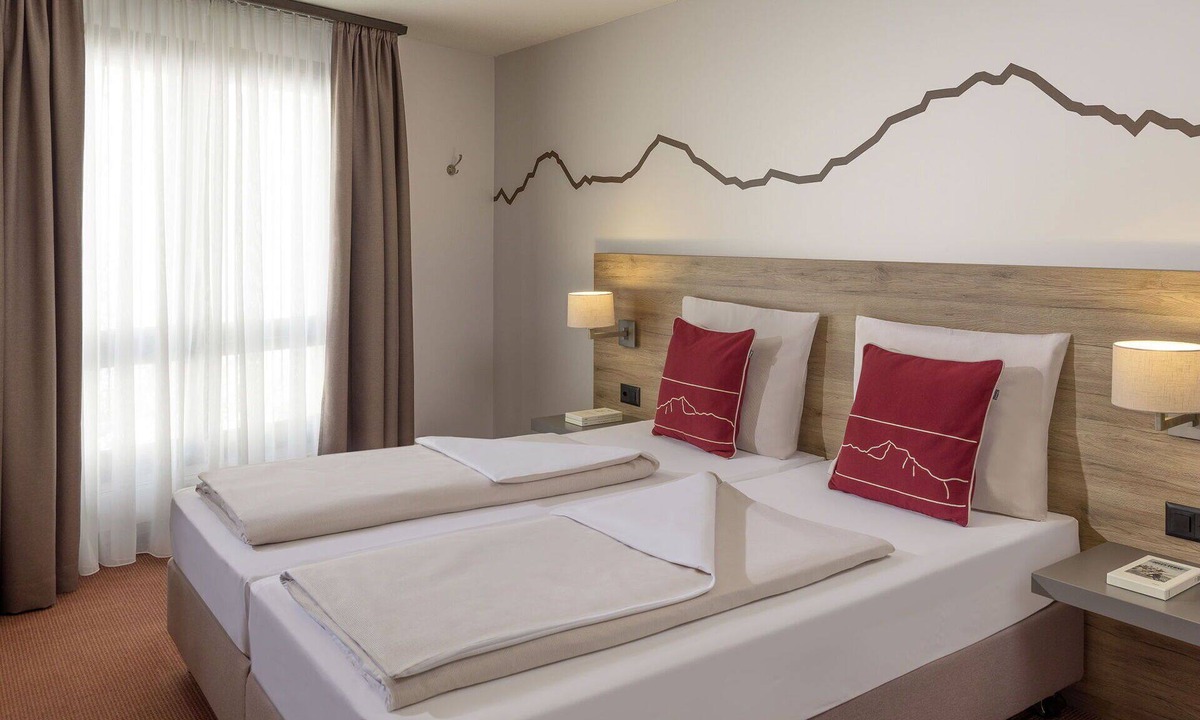 Beatenberg Apartment | Cosy apartment for 2 guests with pool, WIFI, TV, terrace and pets allowed