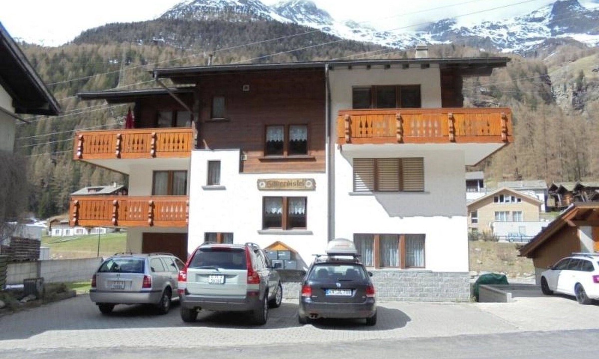 Saas-Balen Apartment | Cosy apartment for 2 guests with WIFI, TV and balcony