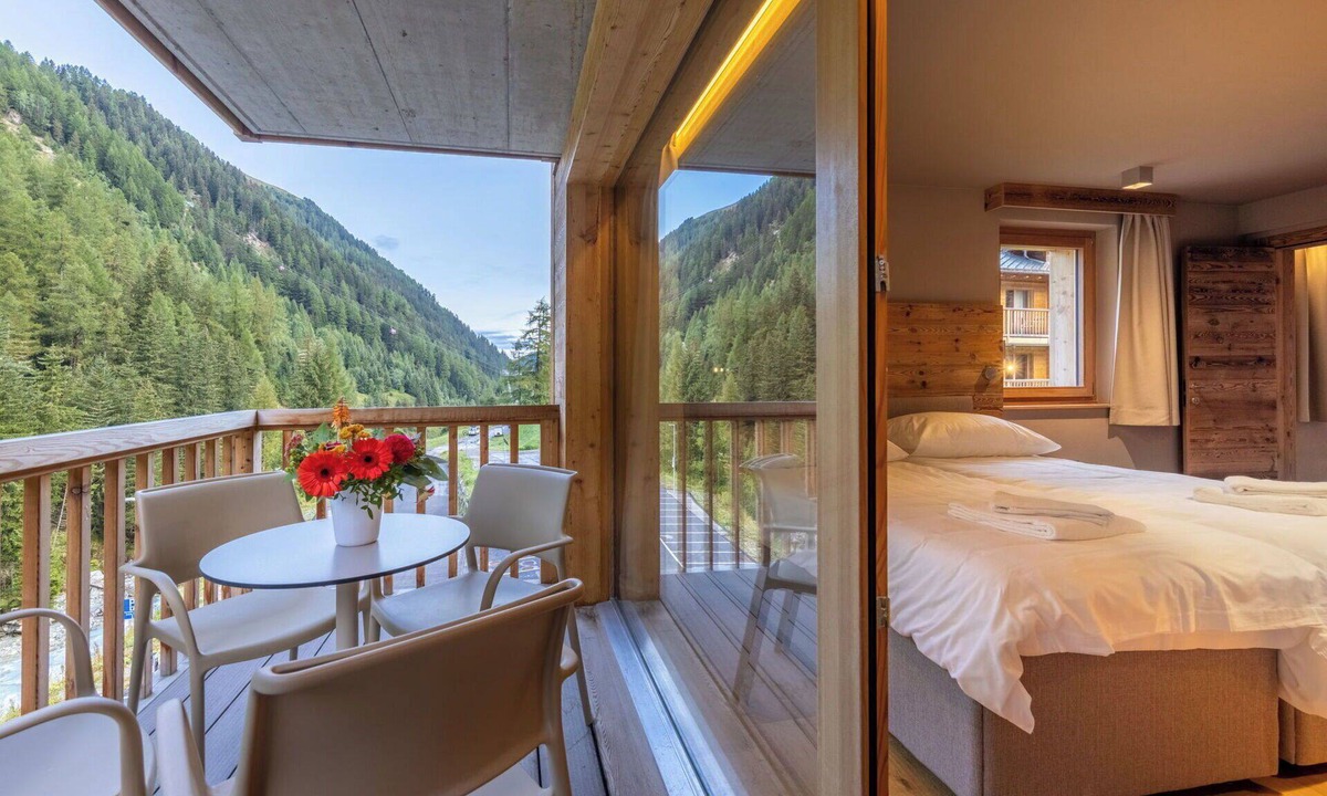 Zinal Apartment | Cosy apartment for 2 guests with WIFI, TV and pets allowed