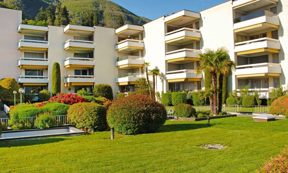 Locarno Apartment | Cosy apartment for 2 people with pool, WIFI, TV, patio and panoramic view