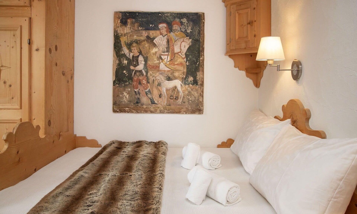 Falera Apartment | Cosy apartment for 2 people with WIFI, pool, TV, patio, pets allowed and panoramic view