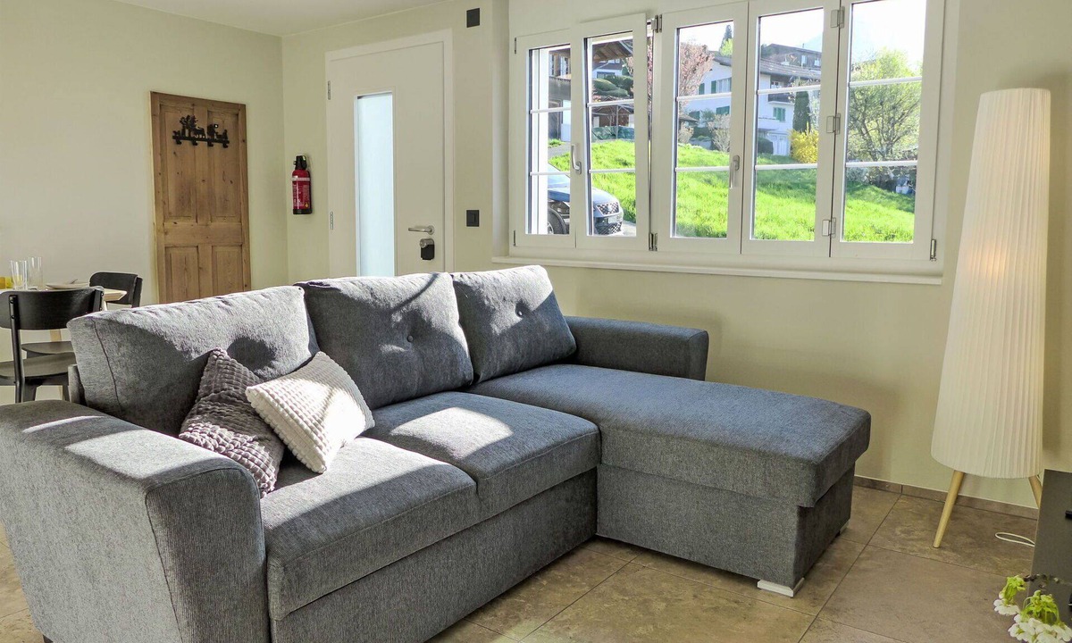 Krattigen Apartment | Cosy apartment for 3 guests with WIFI, TV, terrace and panoramic view
