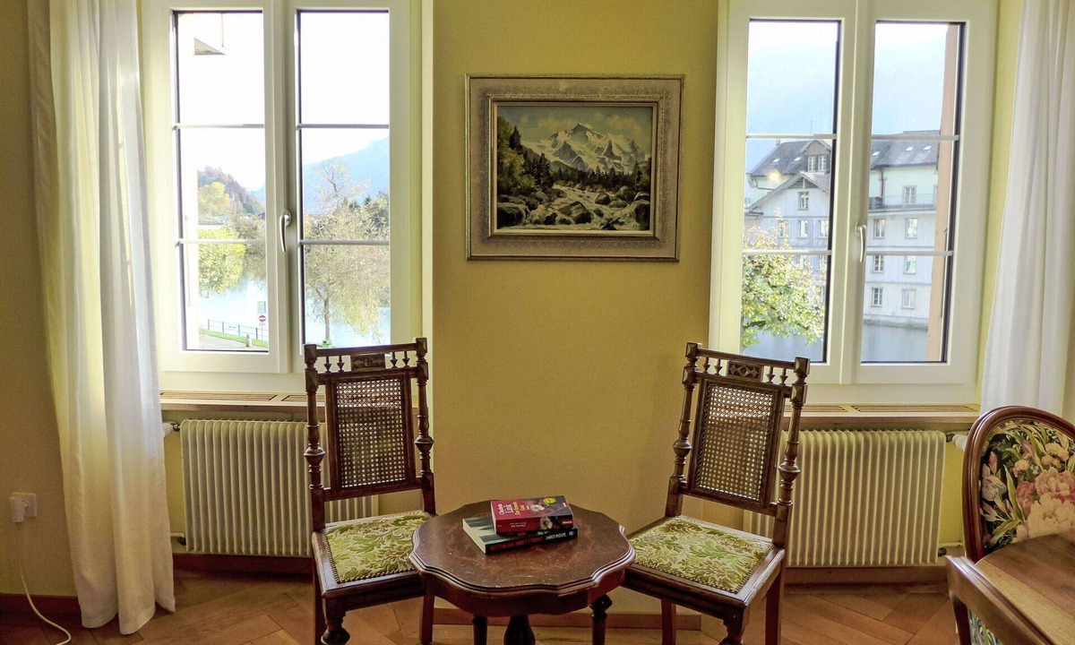 Unterseen Apartment | Cosy apartment for 4 people with WIFI, TV and patio