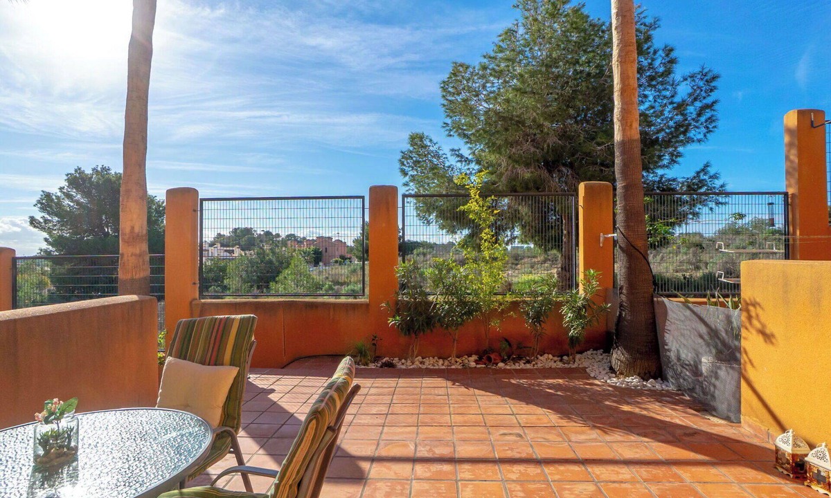 San Miguel de Salinas Apartment | Cosy apartment for 4 guests with WIFI, pool, A/C, TV and patio