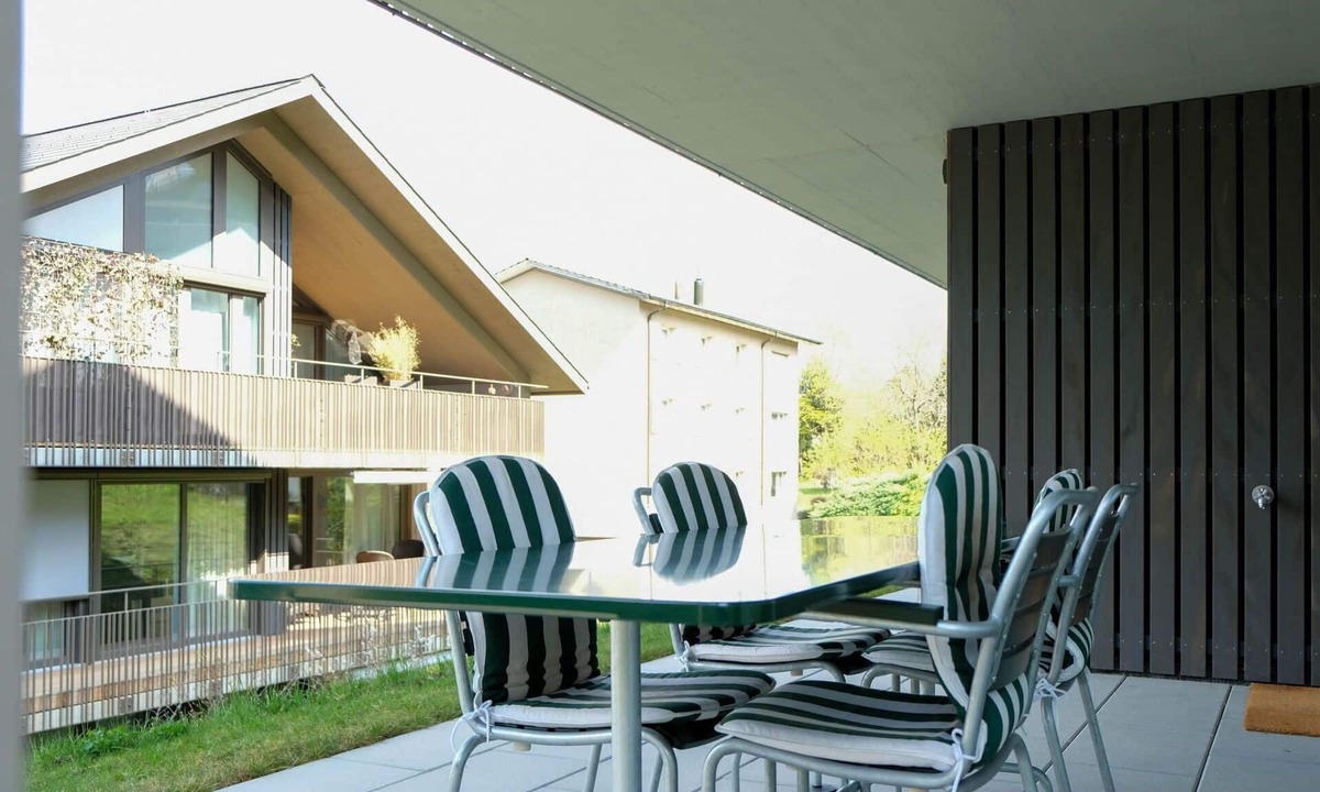 Spiez Apartment | Cosy apartment for 4 guests with WIFI, TV and balcony