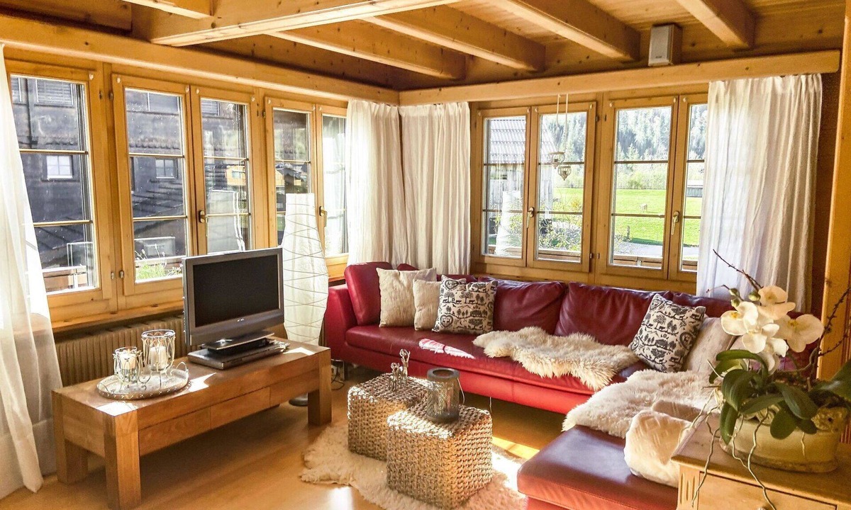 Lenk Apartment | Cosy apartment for 4 guests with internet and balcony