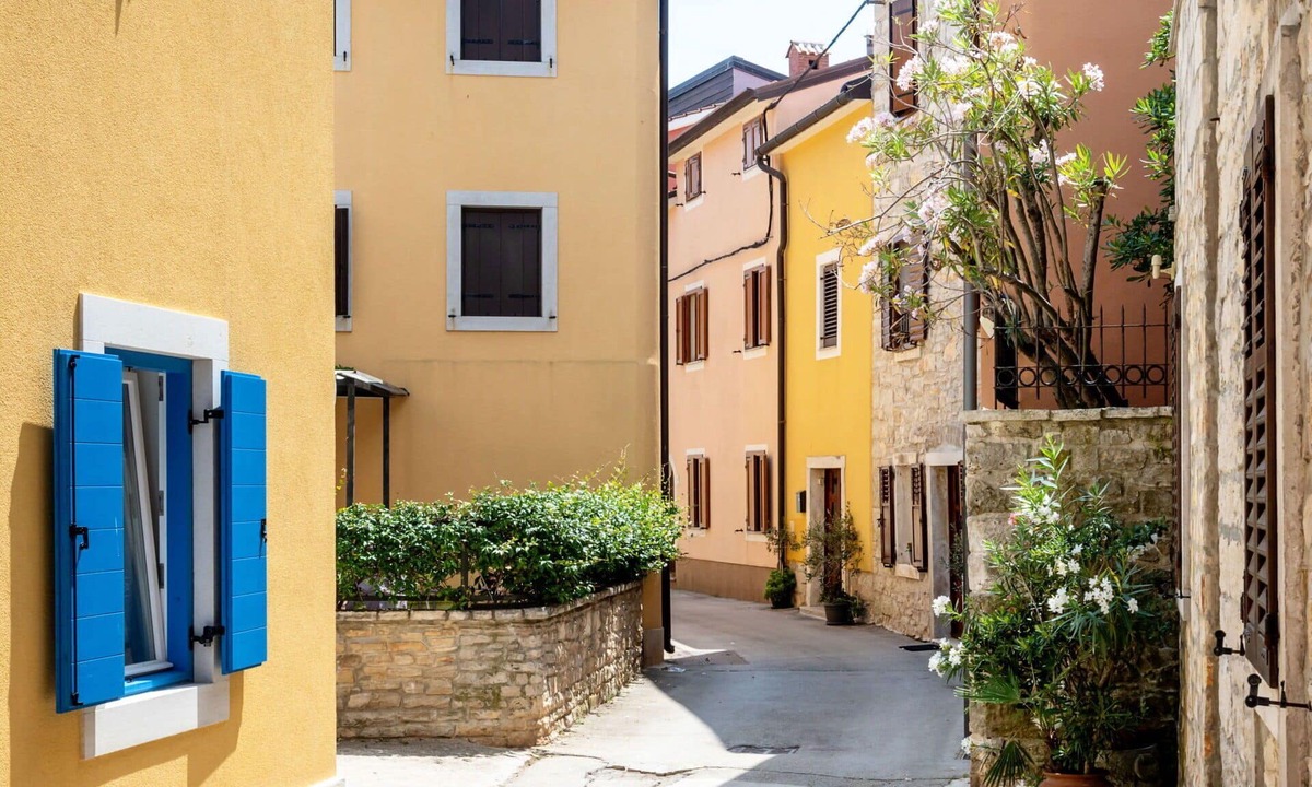 Novigrad Apartment | Cosy apartment for 4 people with A/C, WIFI, TV and terrace