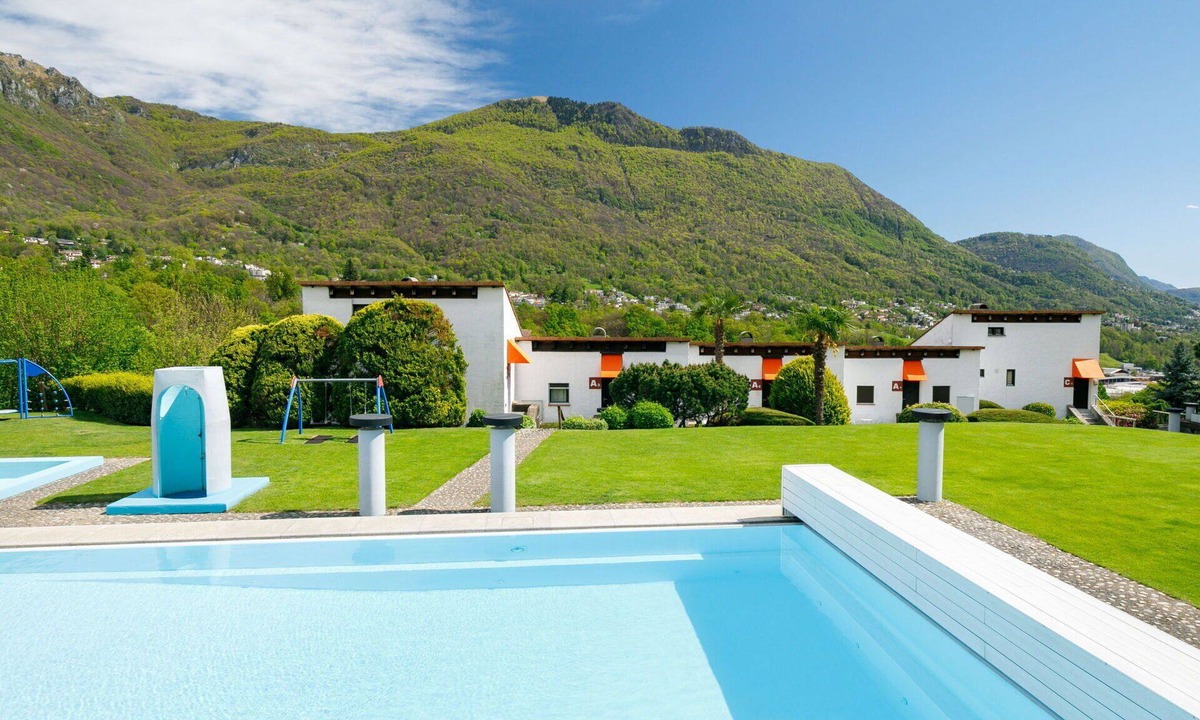 Sonvico Apartment | Cosy apartment for 5 guests with pool, WIFI, patio, pets allowed and panoramic view