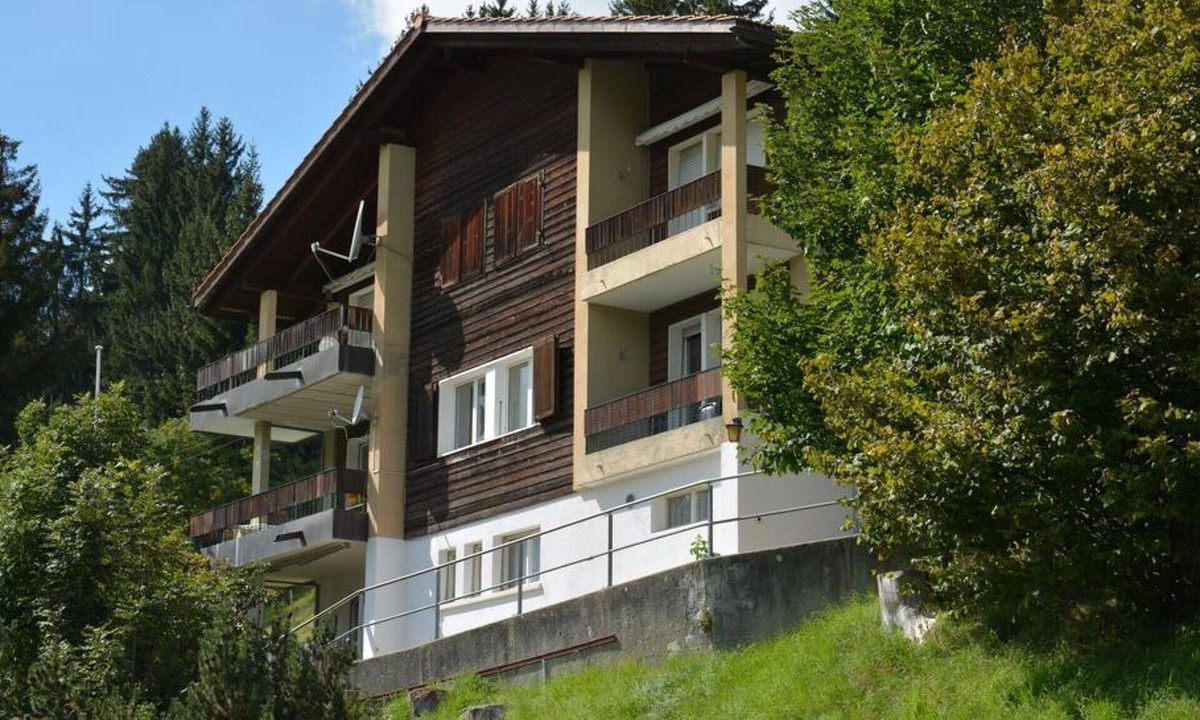 Saanenmoeser Apartment | Cosy apartment for 6 guests with WIFI, TV and balcony