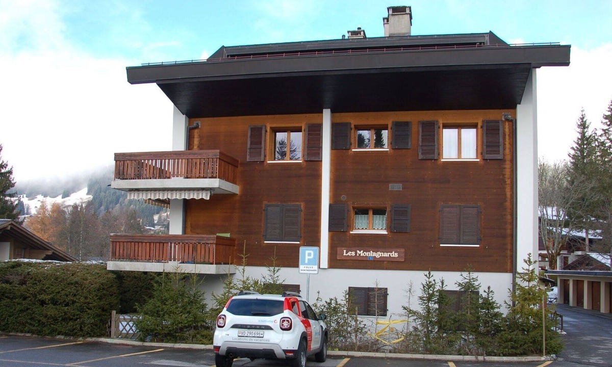 Villars-sur-Ollon Apartment | Cosy apartment for 6 guests with WIFI, TV, balcony, pets allowed and parking