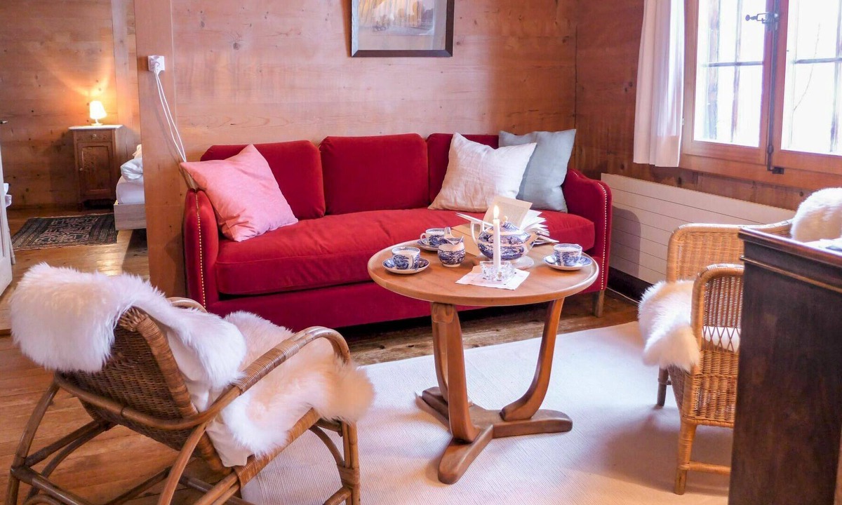 Saanenmoeser Apartment | Cosy apartment for 6 people with WIFI, patio, panoramic view and parking