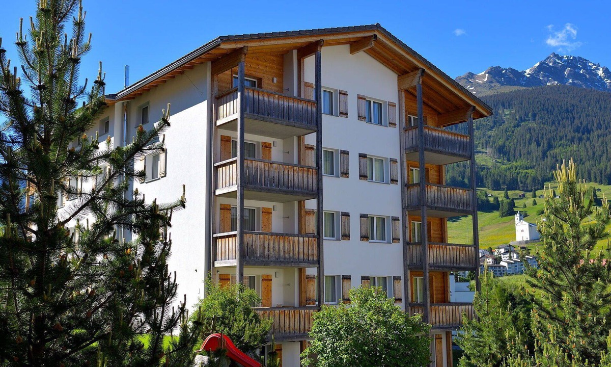 Savognin Apartment | Cosy apartment for 8 guests with WIFI, TV, terrace and panoramic view