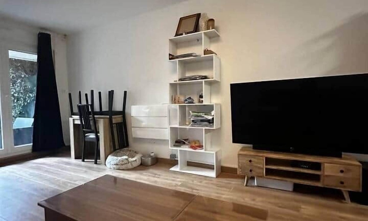 L'Hay-les-Roses Apartment | Cosy apartment + garden 10 min from Paris