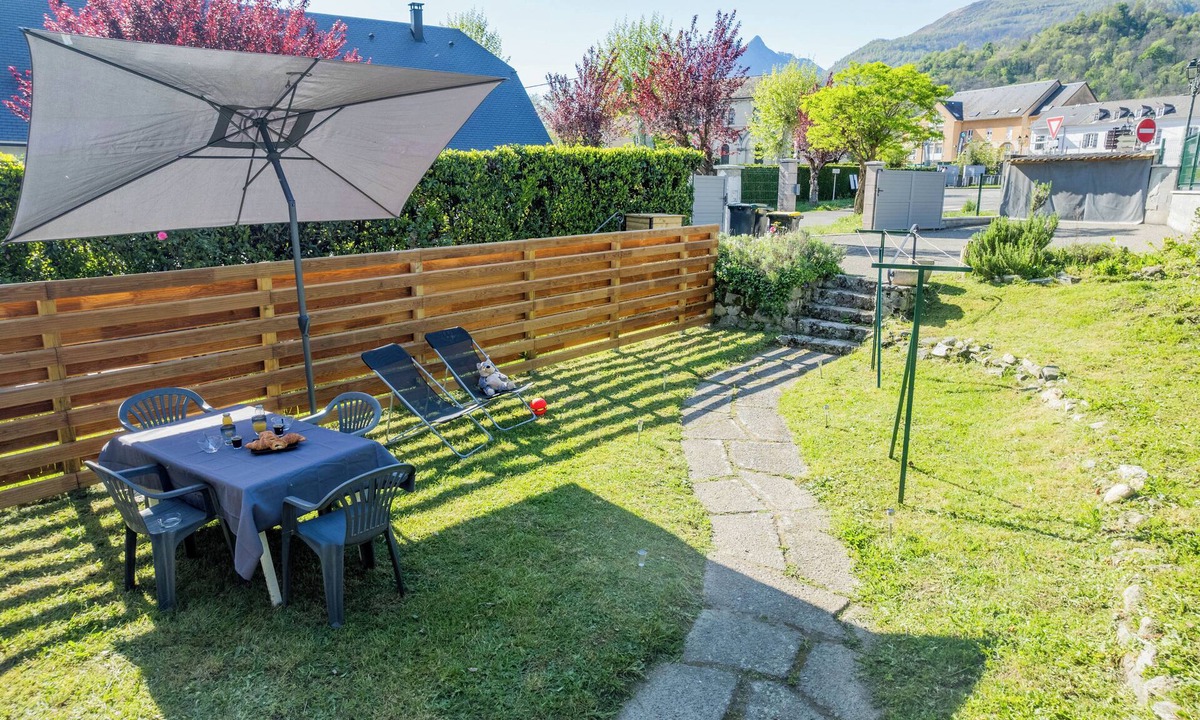 Argeles Gazost Apartment | Cosy apartment in Argelès-Gazost with garden