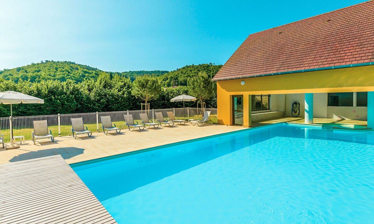Montignac House | Cosy apartment in villa for 4 people with WIFI, pool, TV, terrace and pets allowed