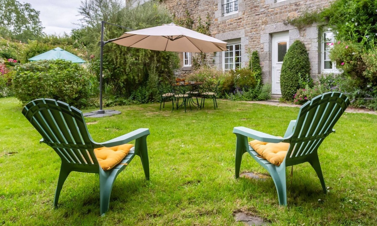 Sartilly-Baie-Bocage Villa | Cosy apartment in villa for 4 guests with WIFI, TV and parking