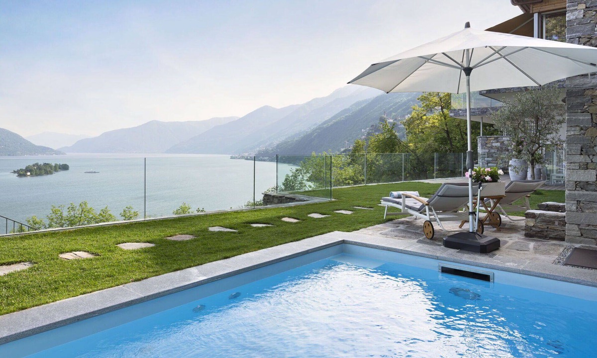 Cardada Villa | Cosy apartment in villa for 2 people with internet, pool, patio and panoramic view