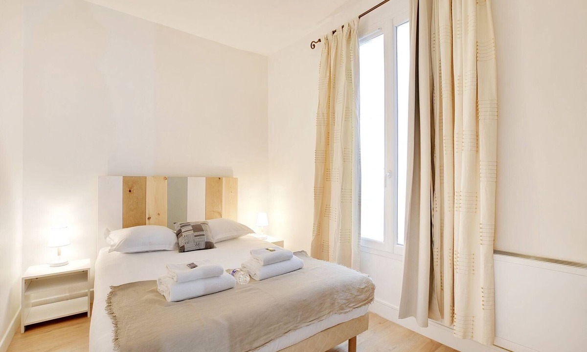 18th Arrondissement Apartment | Cosy apartment- Montmartre
