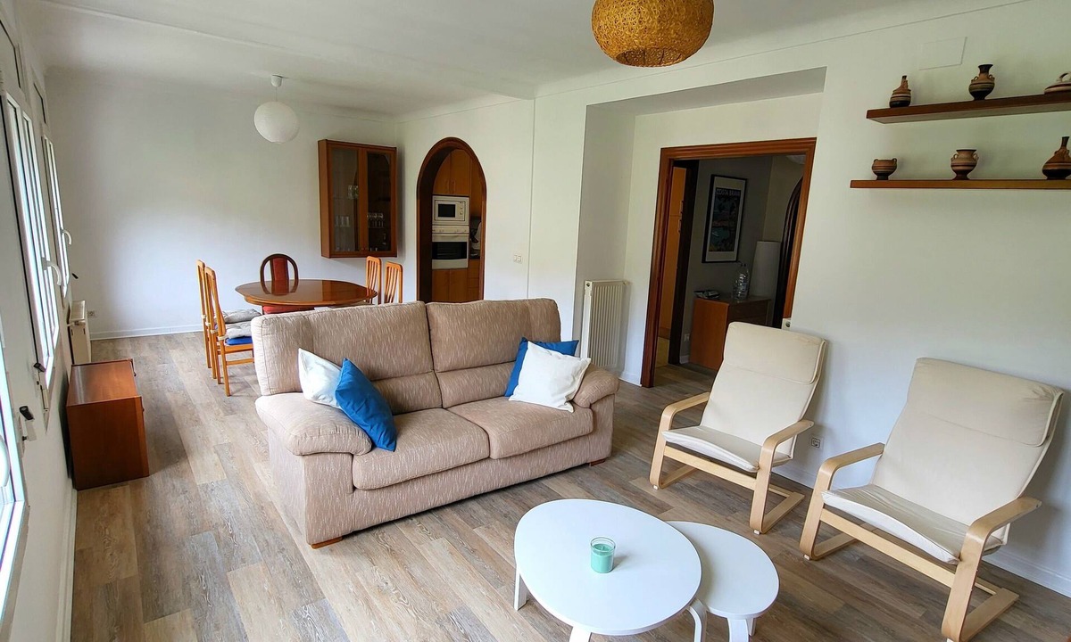 Portbou Apartment | Cosy apartment to discover Costa Brava. Walking distance to the beach.