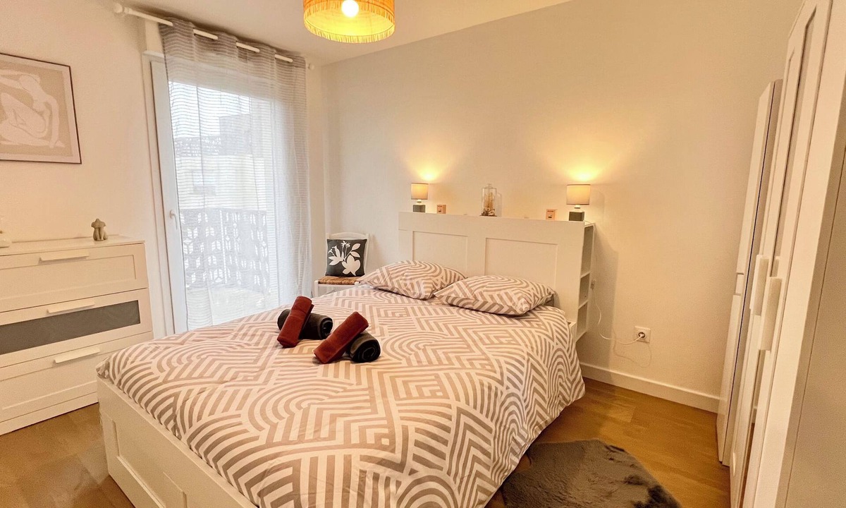Ronchin Apartment | Cosy apartment with balcony 15 minutes from Lille