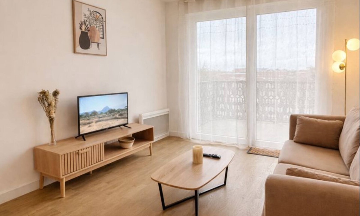 Ronchin Apartment | Cosy apartment with balcony 15 minutes from Lille