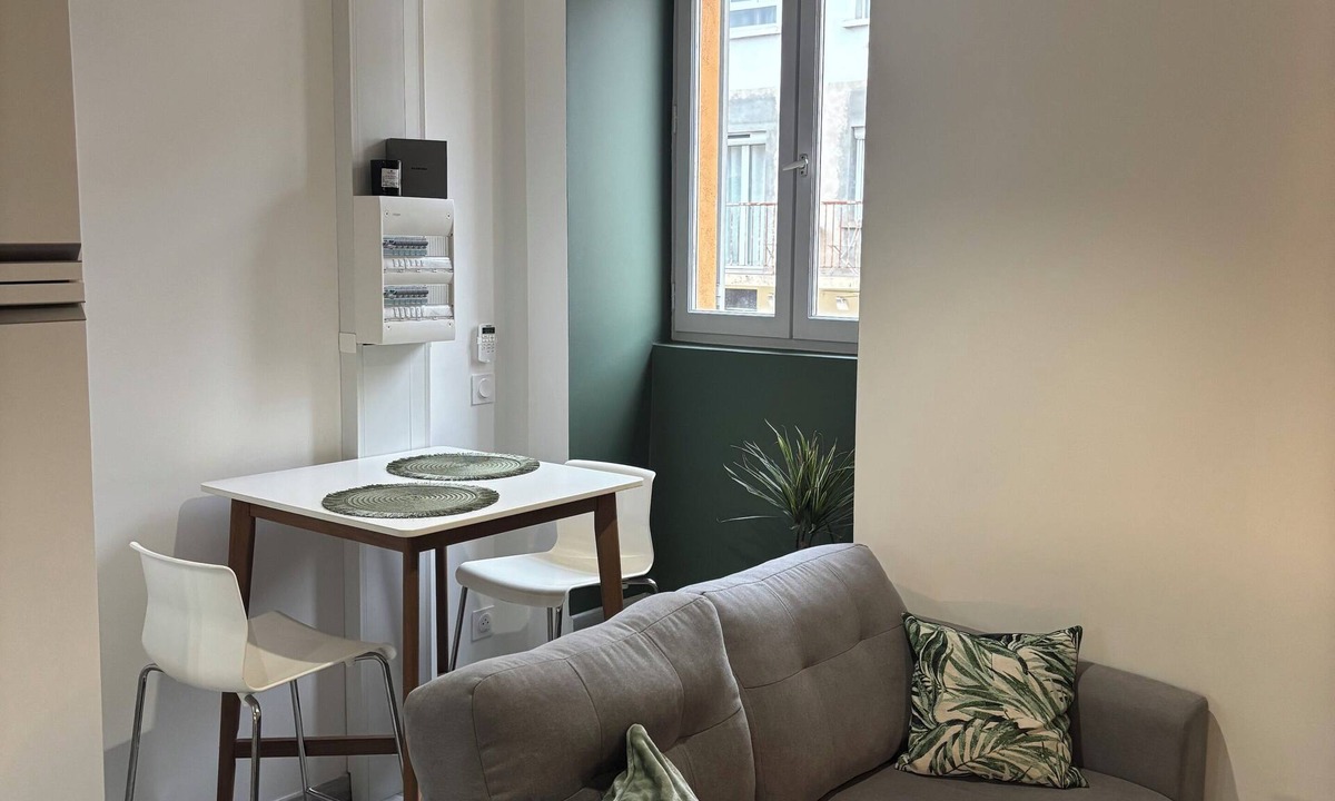 La Cote-Saint-Andre Apartment | Cosy bohemian studio in the heart of the city