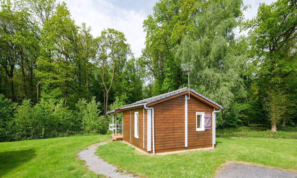 Signy-le-Petit Ski Chalet | Cosy chalet with covered terrace