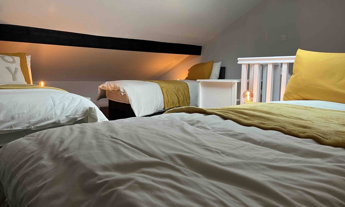 Bury House | Cosy Comfortable 6 Bed House