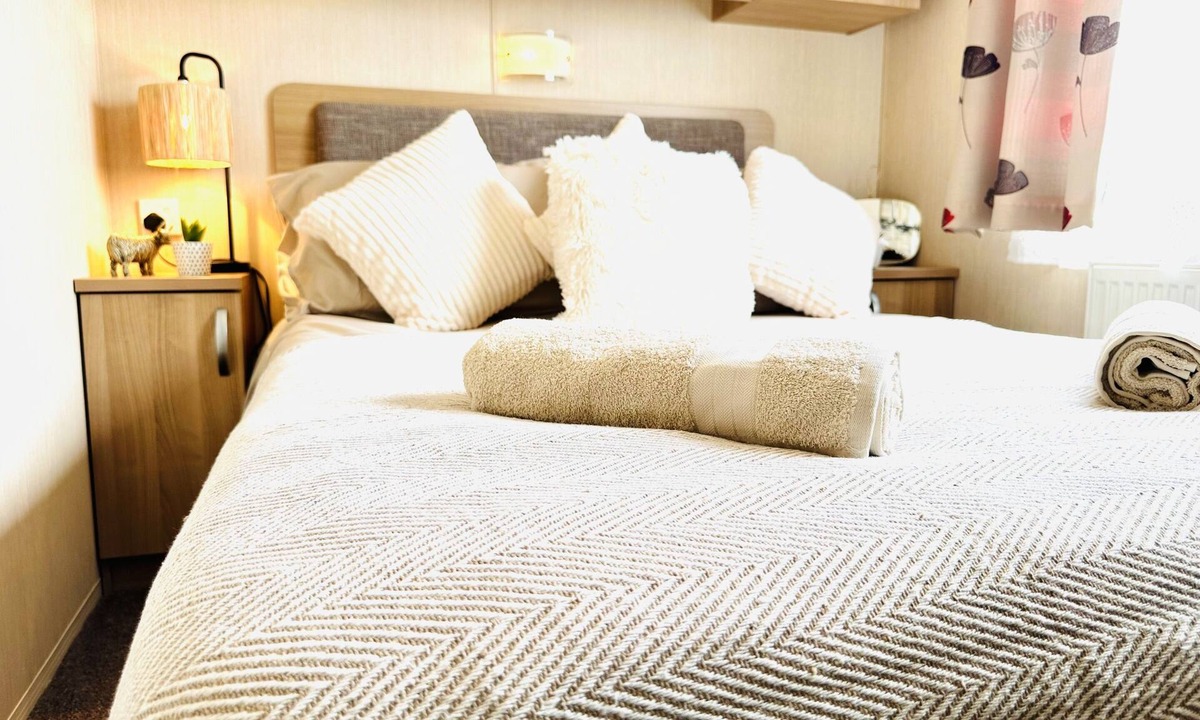 Muston House | Cosy Corner Blue Dolphin