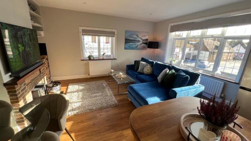 Midhurst Apartment | Cosy Corner