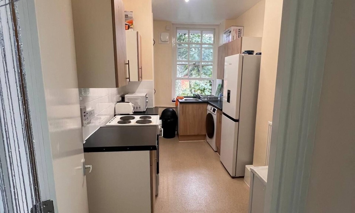 Vincent Square Apartment | Cosy Corner, Reynold house