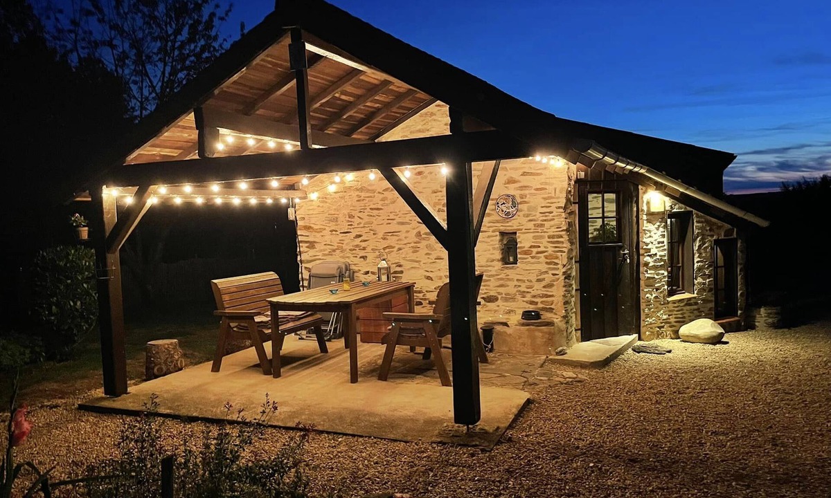 Chalais Cottage | Cosy Cottage in a beautiful rural setting, plenty to do and pet friendly