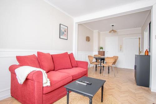 Anatole France Danton Apartment | Cosy Coty - Central - Confort