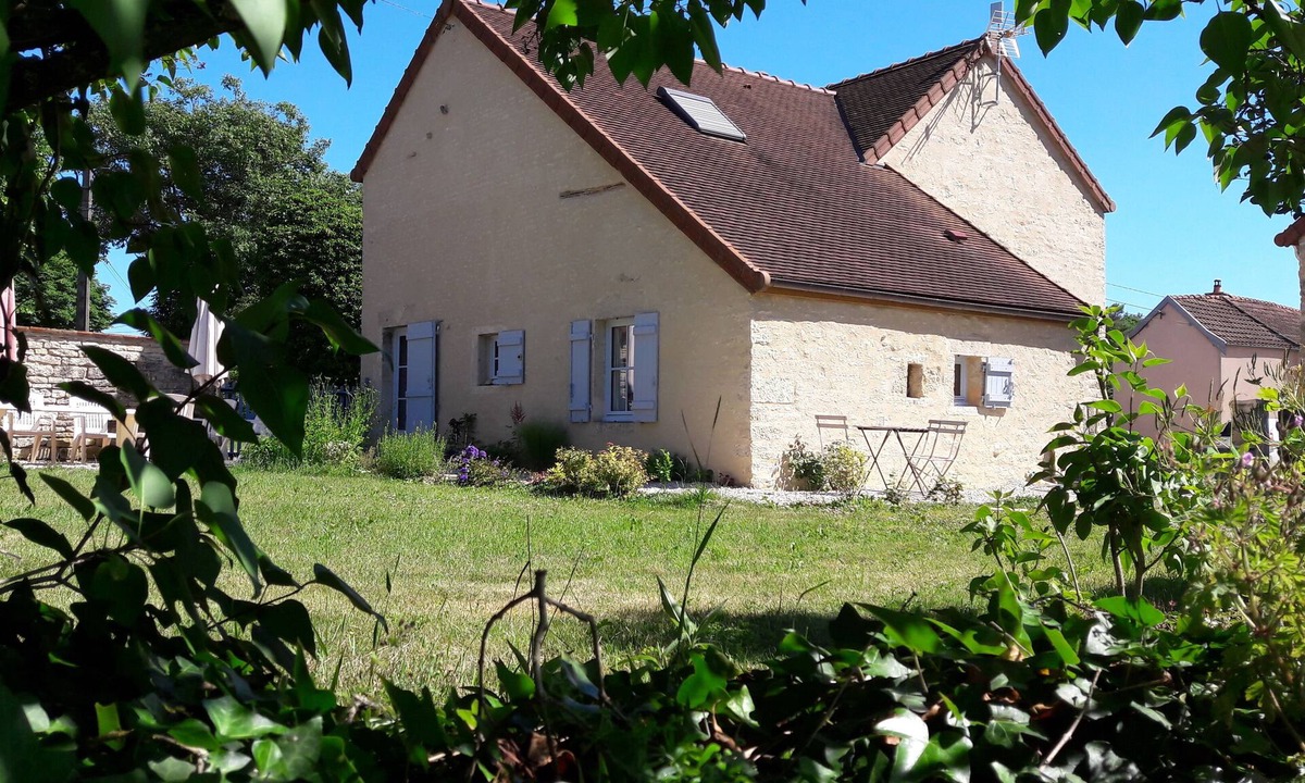 Bissey-la-Cote House | Cosy country house