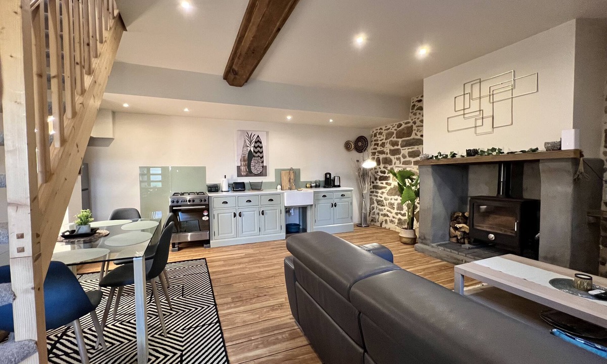 Le Teilleul House | Cosy country house