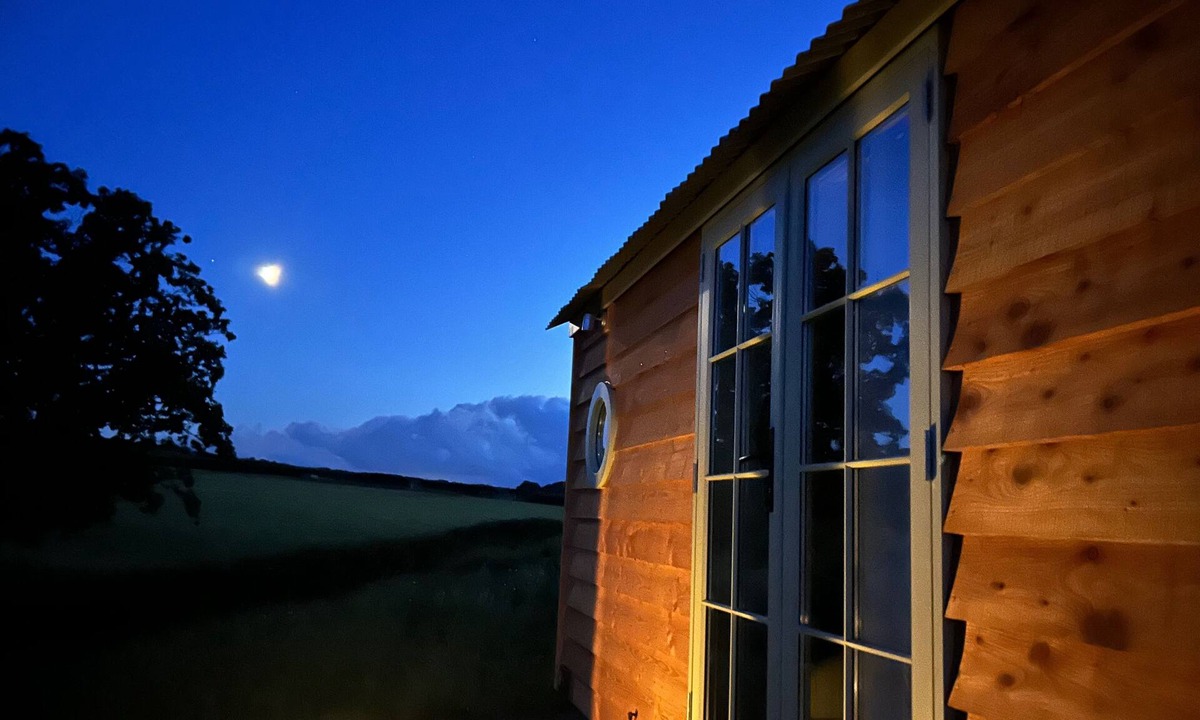 Chittlehampton Cabin | Cosy devon Hut woodland views