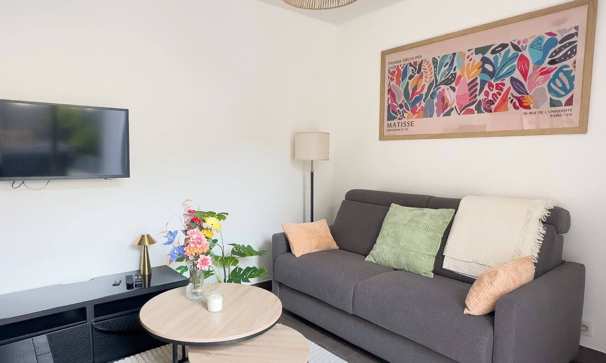 Le Pre-Saint-Gervais Apartment | Cosy duplex 2 minutes' walk from Paris - 2 terraces