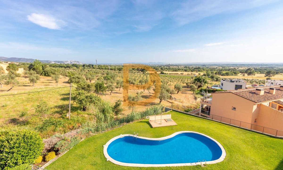 El Mas Isaac Apartment | Cosy Duplex with mountain and sea views