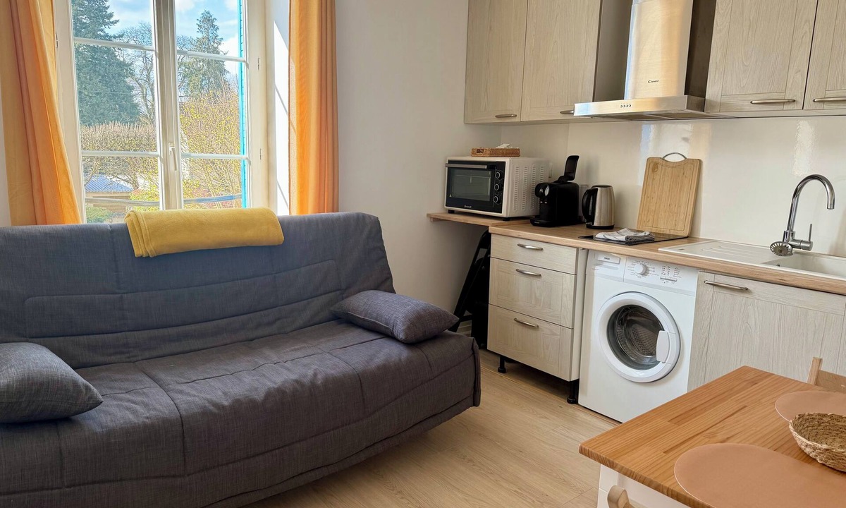 Milly-la-Foret Apartment | Cosy F2 History